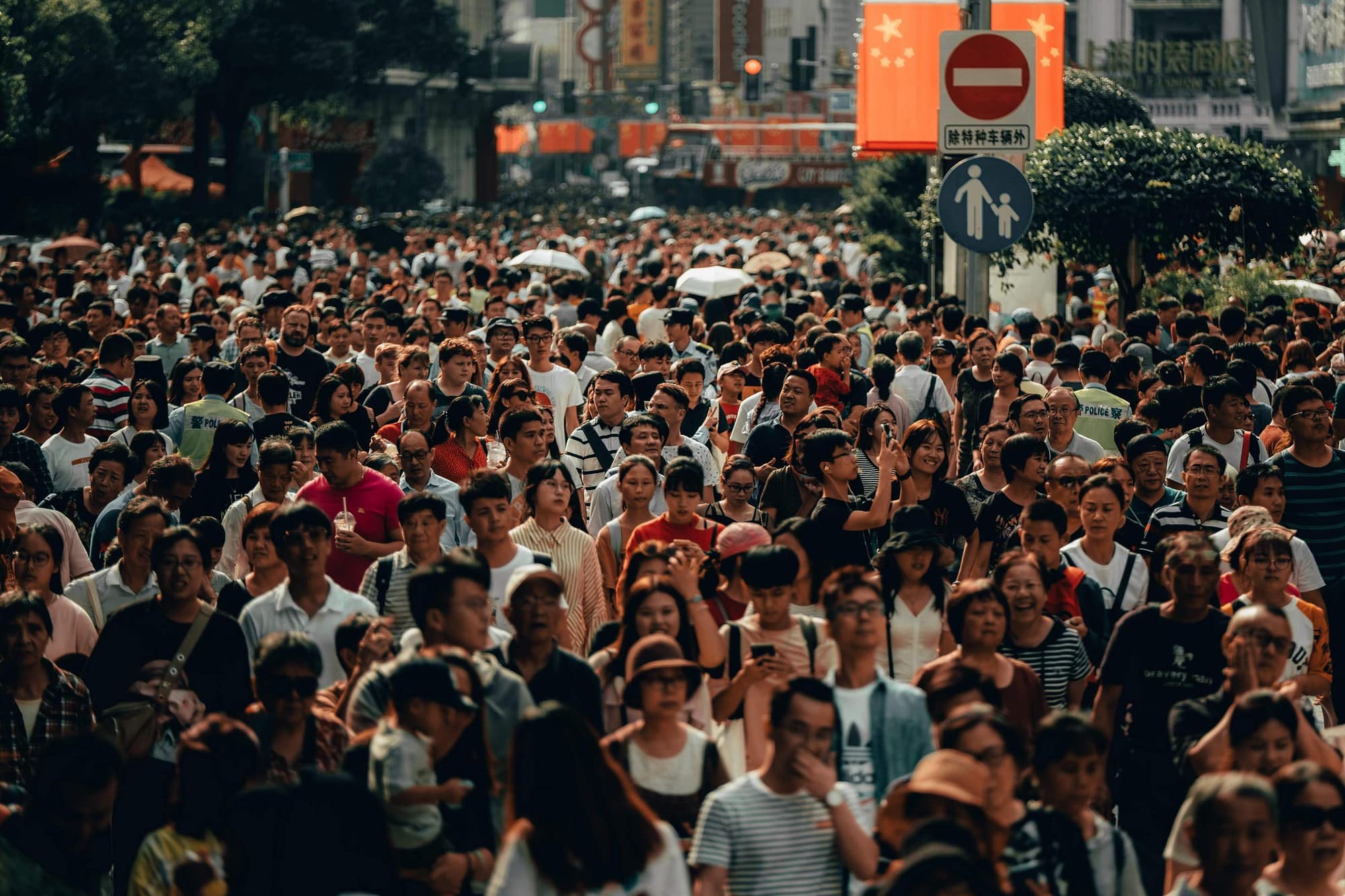 user_assets_335ZXLTA_uploads_images_crowd-1624579756